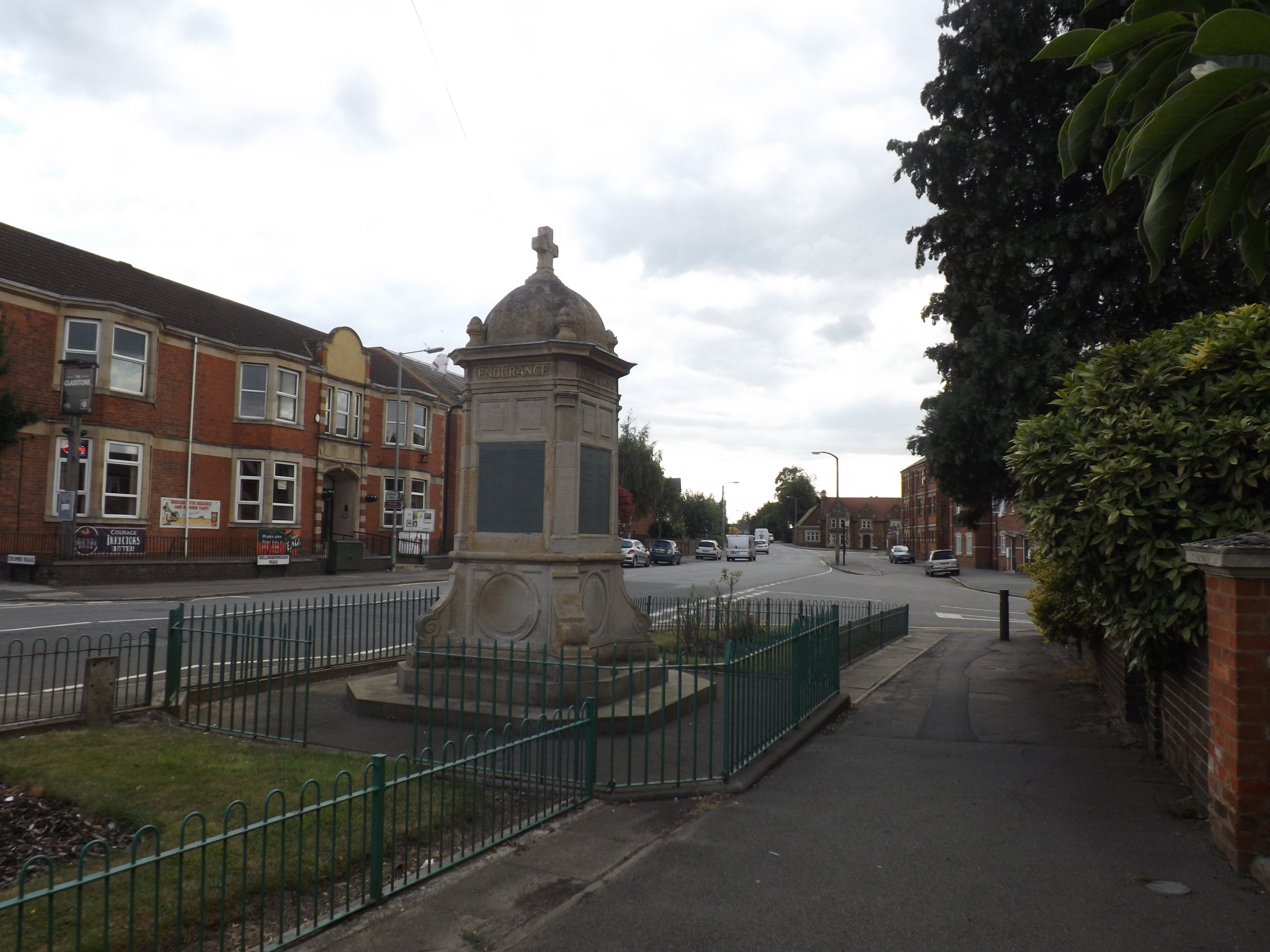 Finedon Cenotaph War Memorials Online